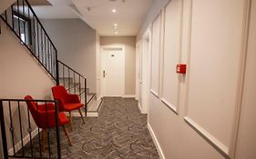 Uzer Otel